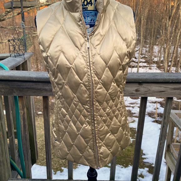 Lands' End Jackets & Blazers - Lands End women’s Puffer vest. Like new!